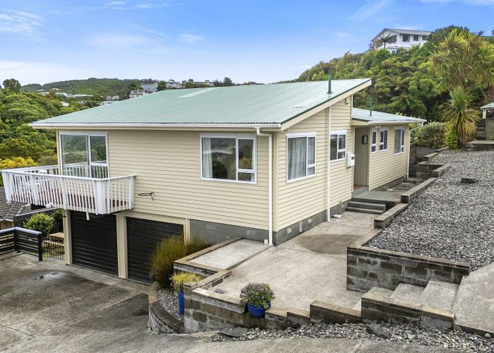  at 42 Mulberry Street, Maungaraki, Lower Hutt, Wellington