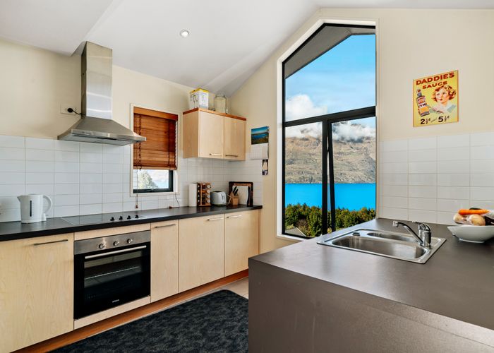  at 4/8 McKerrow Place, Sunshine Bay, Queenstown