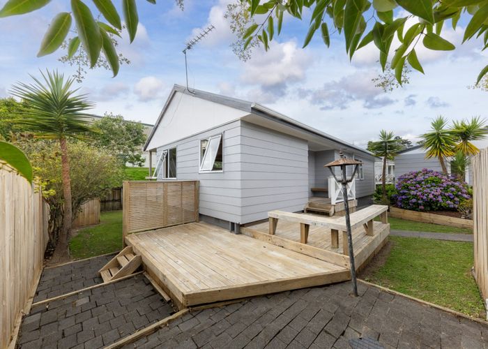  at 23 Meadowvale Rise, Titirangi, Auckland