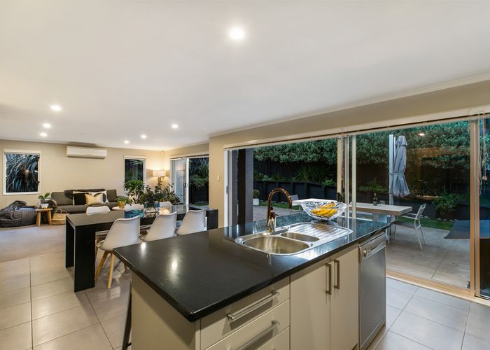  at 14 Chateau Rise, Flat Bush, Auckland