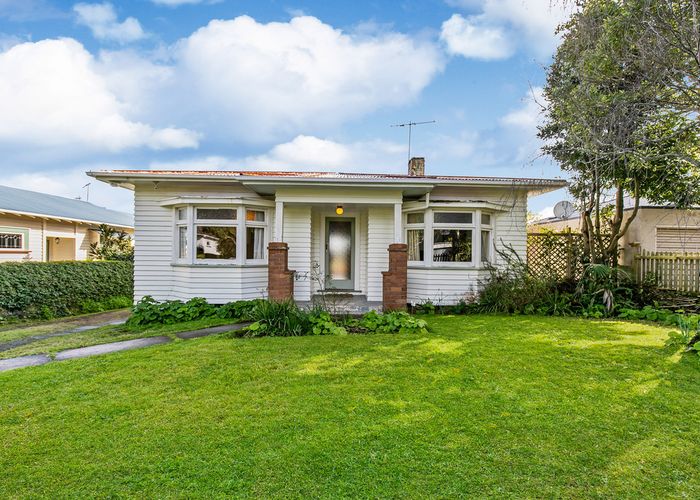  at 10 Weston Avenue, Mount Albert, Auckland