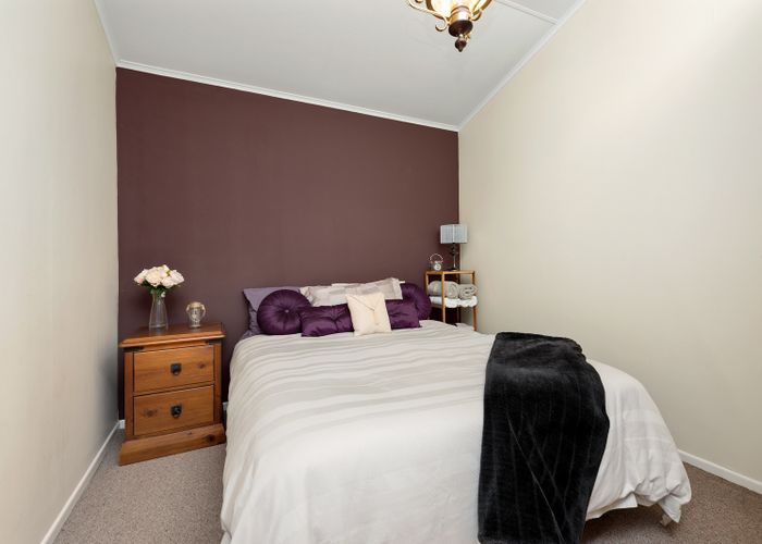  at 2/9 Lowry Crescent, Stokes Valley, Lower Hutt