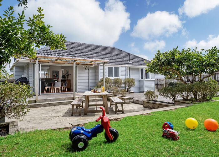  at 27 Temple Street, Meadowbank, Auckland