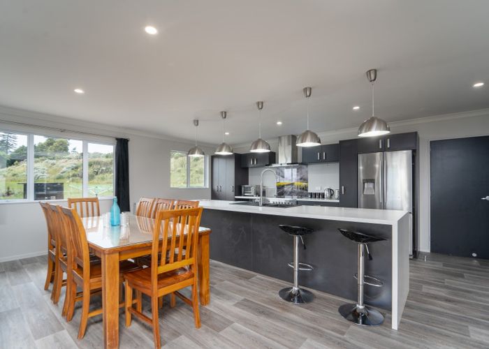  at 166 Dorset Road, Carterton