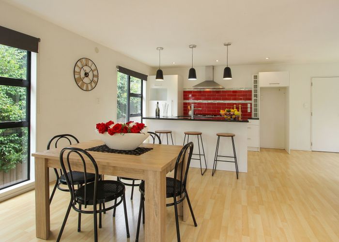  at 3/69A Chivalry Road, Glenfield, Auckland