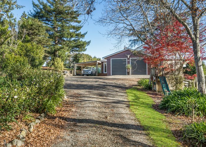  at 8 Kimptons Road, Manurewa