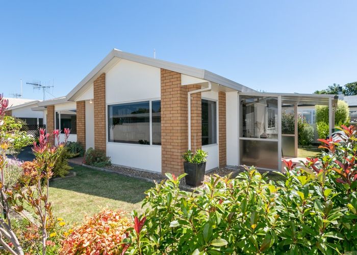  at 2/38 Neeve Road, Taradale, Napier