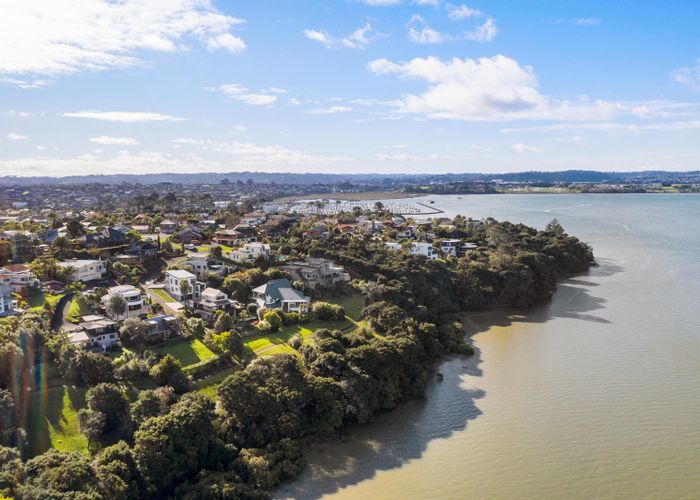  at 13 Constable Lane, West Harbour, Auckland