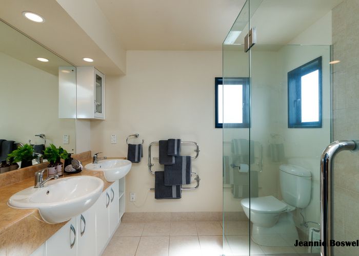  at 55 Royal Oak Drive, Kelvin Grove, Palmerston North