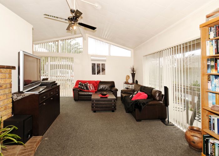  at 11 Glen Road, Ranui, Auckland