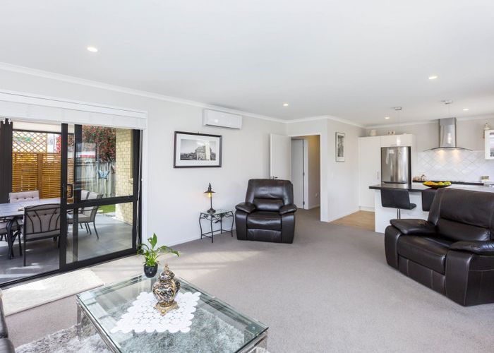  at 8A Savage Crescent, Upper Hutt Central, Upper Hutt