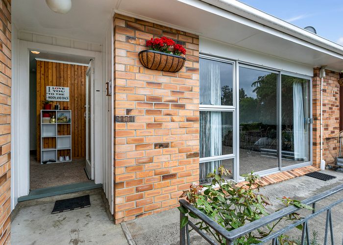  at 2/5 Addison Drive, Glendene, Auckland