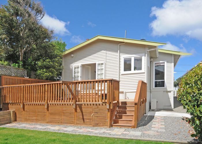  at 2 Stirling Street, Berhampore, Wellington