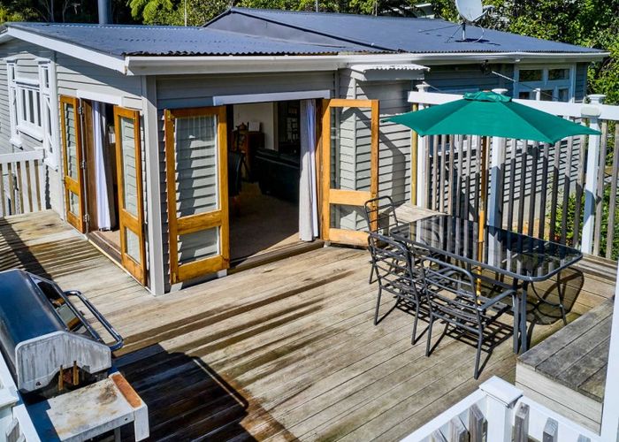  at 33 Wyndham Road, Pinehaven, Upper Hutt