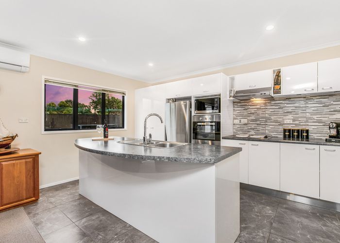  at 21 Whitbourne Heights, Manurewa, Auckland