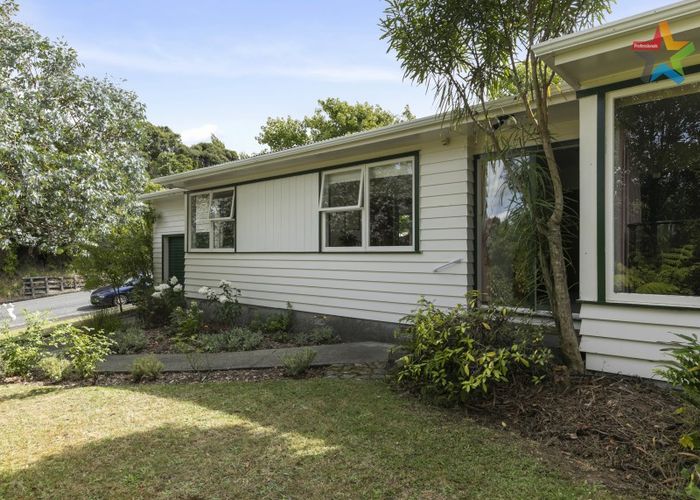  at 18 Sunshine Crescent, Kelson, Lower Hutt