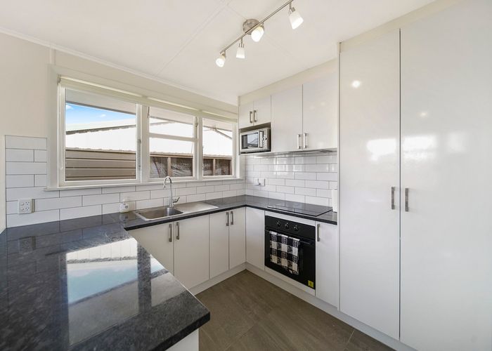  at 7 Windrush Close, Mangere, Auckland