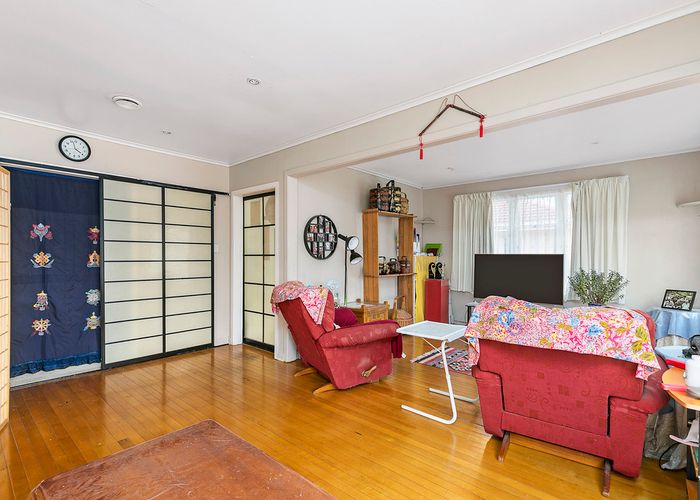  at 15 Lorraine Avenue, Mount Albert, Auckland
