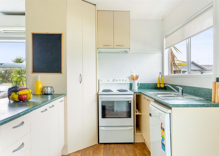  at 1/322 Royal Road, Massey, Auckland