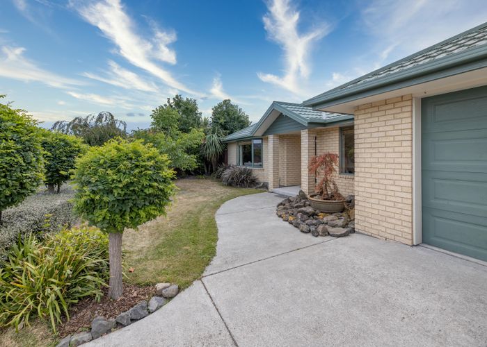 Free property data for 92 Courtenay Drive, Kaiapoi homes.co.nz