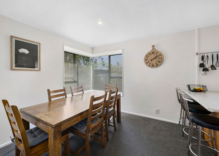  at 2/53 Britannia Street, Petone, Lower Hutt