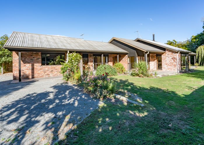  at 48 Gladstone Road, Woodend, Woodend