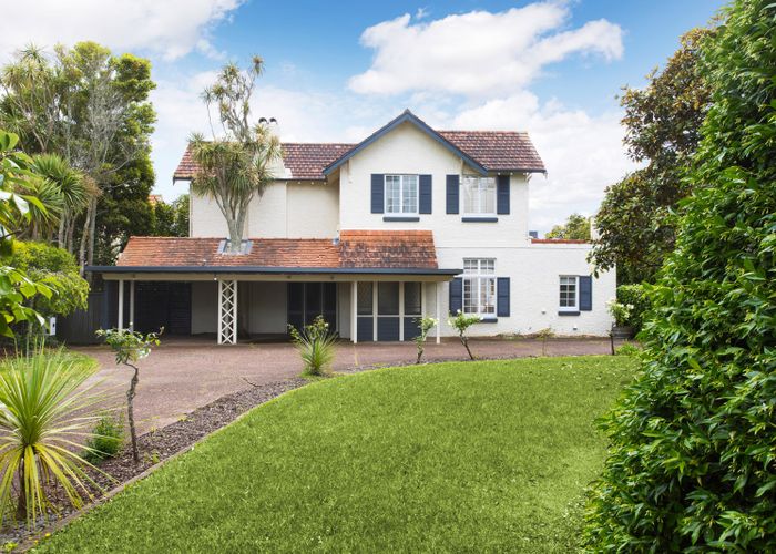  at 256 Lake Road, Hauraki, Auckland