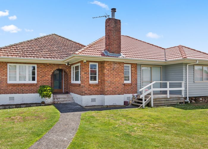  at 12 Maxwell Avenue, Papatoetoe, Auckland