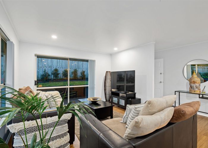  at 15 Cretian Crescent, Henderson, Auckland