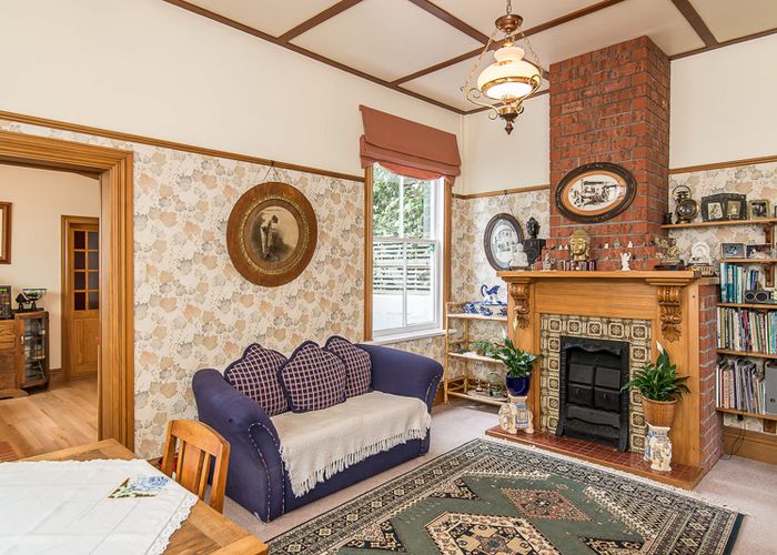  at 16 Edge Hill, Mount Victoria, Wellington