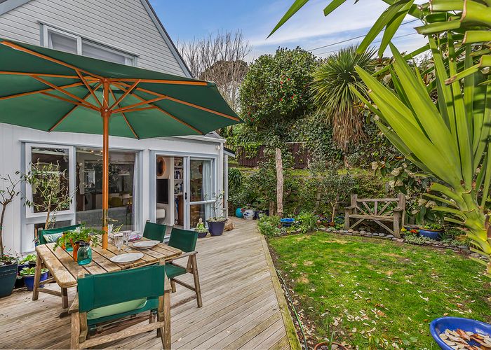  at 1/50 Darlington Road, Miramar, Wellington
