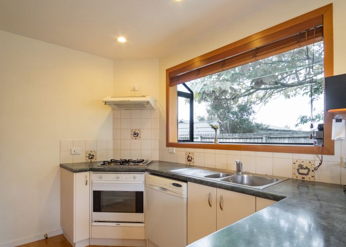  at 52 Gladstone Road, Woodend, Woodend