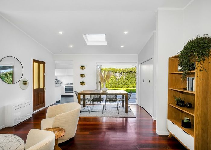  at 22 Wright Road, Point Chevalier, Auckland