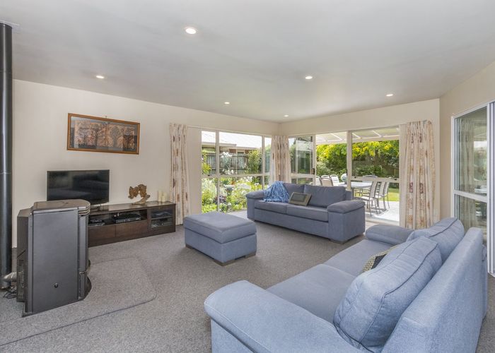  at 3 Hamish Place, Westmorland, Christchurch