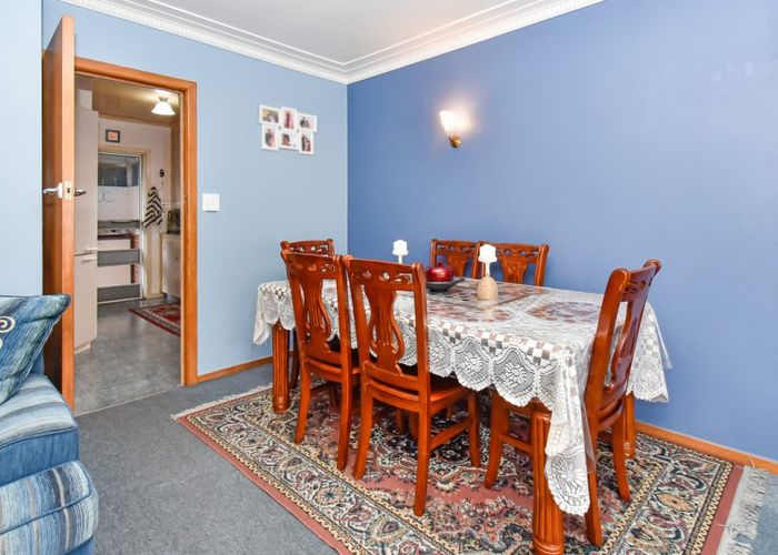  at 2/24 Miles Avenue, Papatoetoe, Auckland