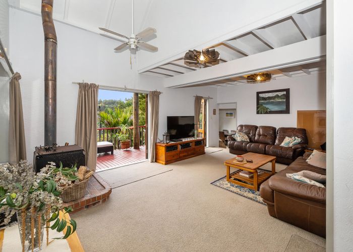  at 211 Shaw Road, Titirangi, Auckland