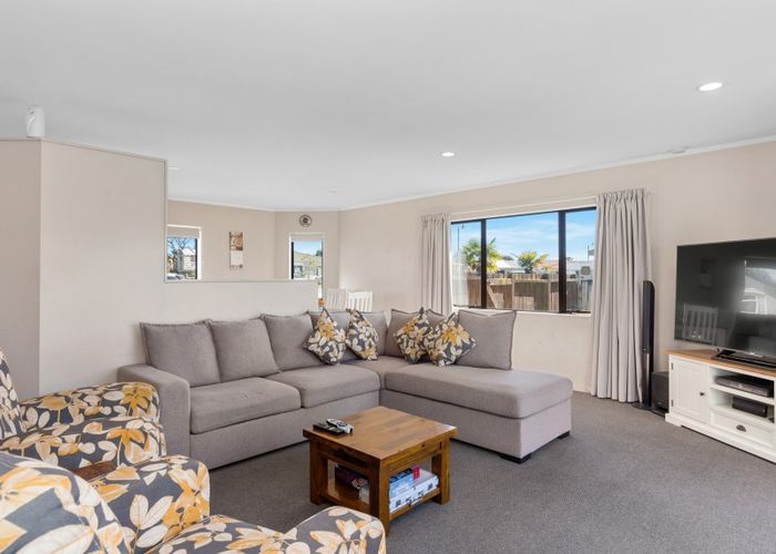  at 61 Kane Road, Papamoa Beach, Papamoa
