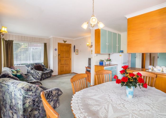  at 2/58 Oregon Drive, Maoribank, Upper Hutt