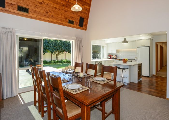  at 10 Churchill Drive, Taradale, Napier