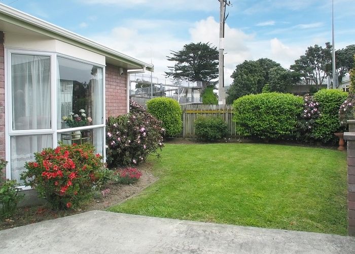  at 2 James Street, Plimmerton, Porirua