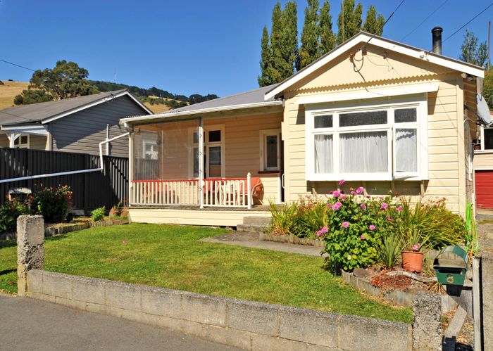  at 8 Greenacres Street, Macandrew Bay, Dunedin