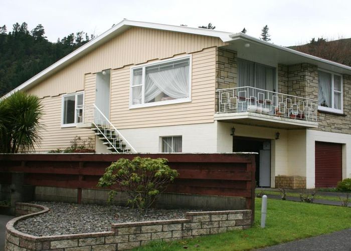  at 6 Helvetia Grove, Naenae, Lower Hutt