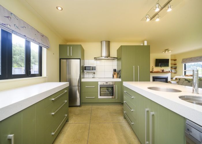  at 235D Watershed Road, Bunnythorpe