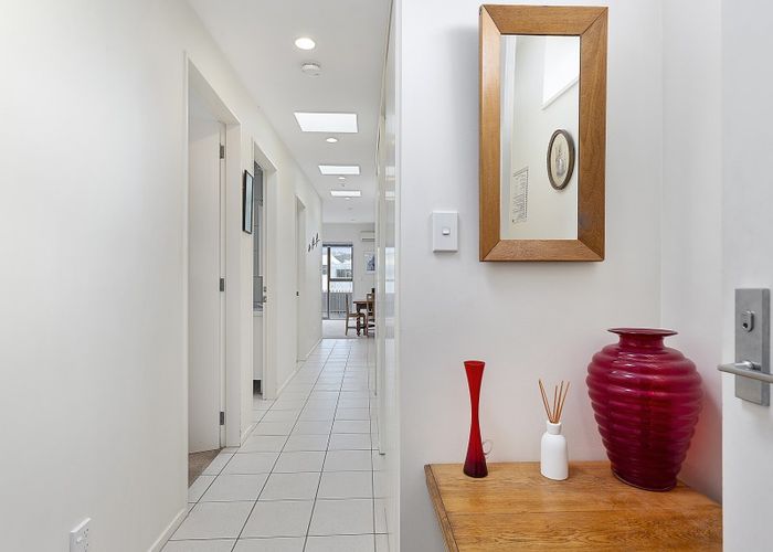  at 17D Hania Street, Mount Victoria, Wellington