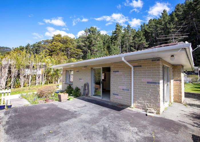  at 40 Elmslie Road, Pinehaven, Upper Hutt