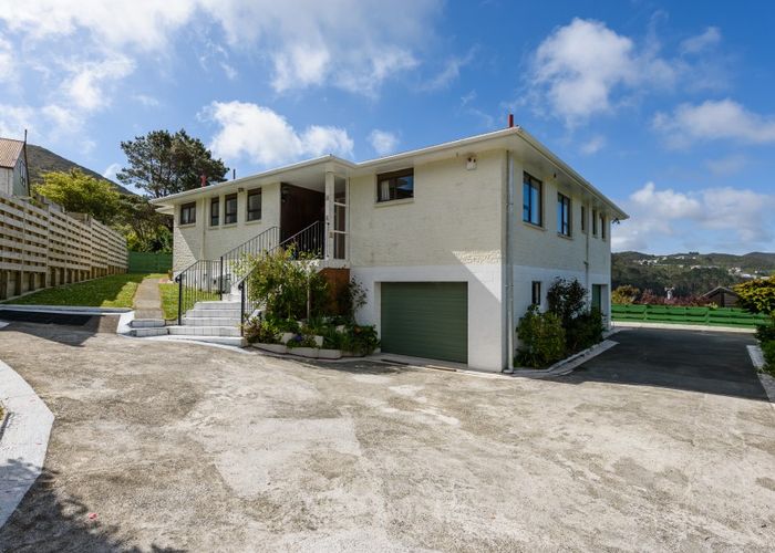  at 82 Thurleigh Grove, Karori, Wellington
