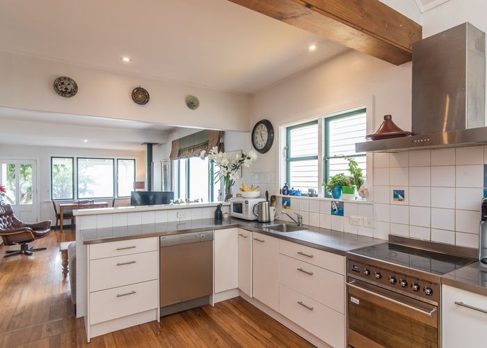  at 299 Karaka Bay Road, Karaka Bays, Wellington