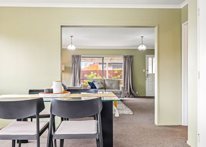  at 1/100 Centaurus Road, Huntsbury, Christchurch