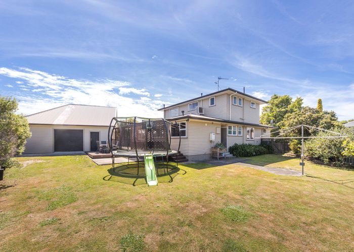  at 5 Wairau Place, Kelvin Grove, Palmerston North