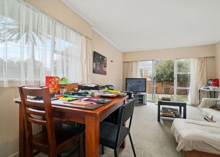  at 1/16 Oaklands Road, Mount Eden, Auckland